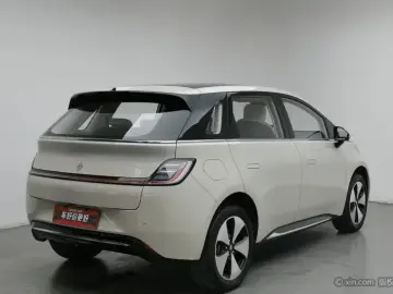 2023 Baojun Cloud с пробегом 32 700 км