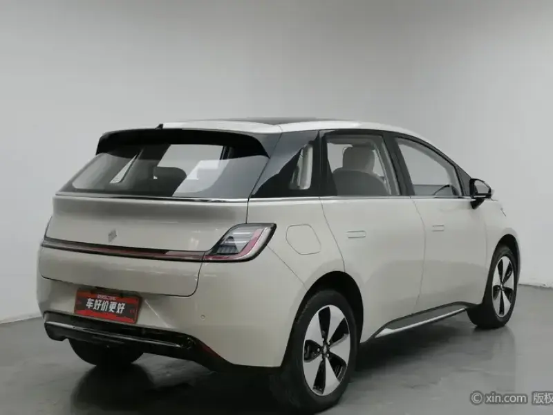 2023 Baojun Cloud с пробегом 32 700 км