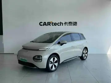 2023 Baojun Cloud с пробегом 25 000 км