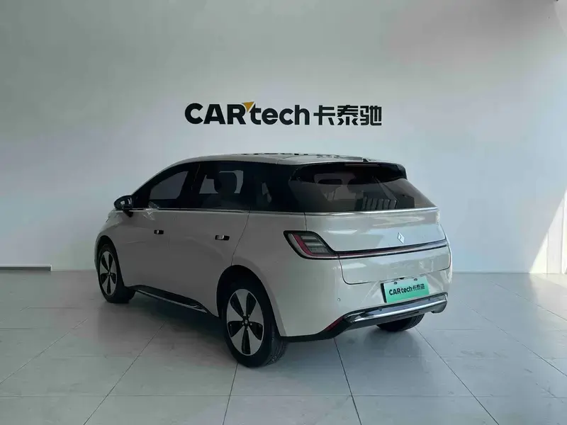2023 Baojun Cloud с пробегом 25 000 км