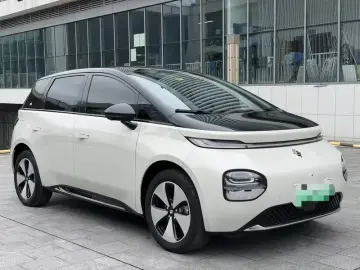 2023 Baojun Cloud с пробегом 49 000 км