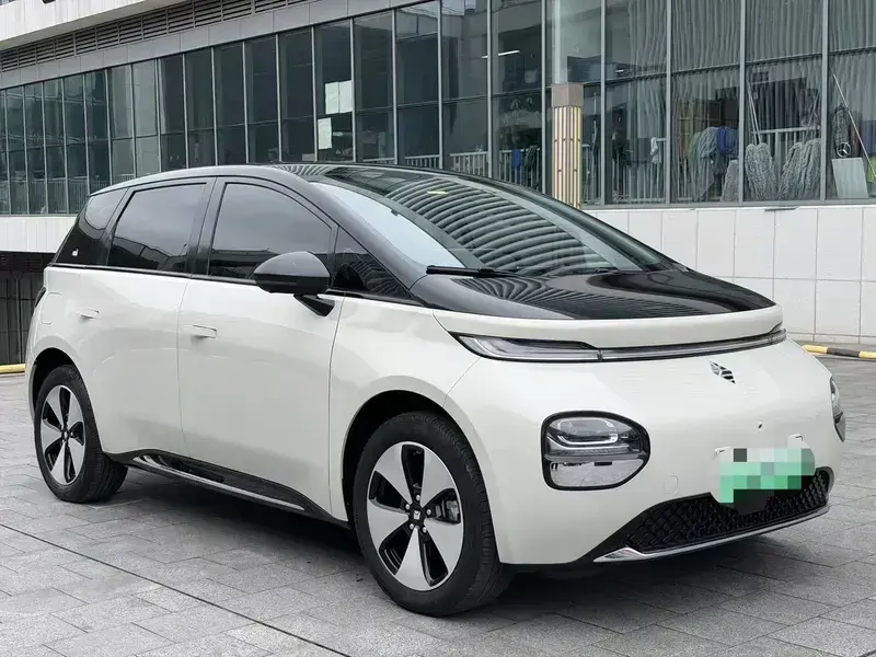 2023 Baojun Cloud с пробегом 49 000 км