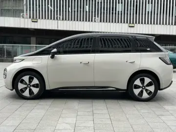2023 Baojun Cloud с пробегом 49 000 км