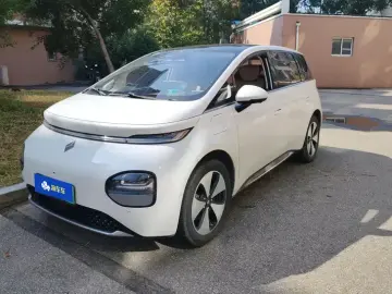 2023 Baojun Cloud с пробегом 66 000 км