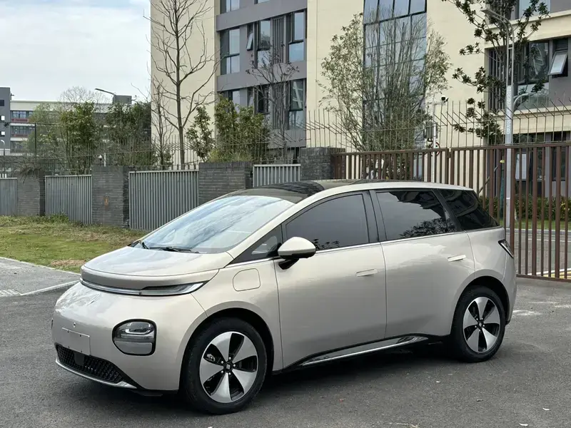 2023 Baojun Cloud с пробегом 75 000 км