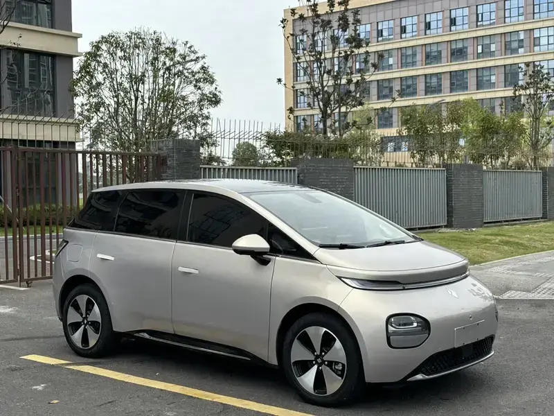 2023 Baojun Cloud с пробегом 75 000 км