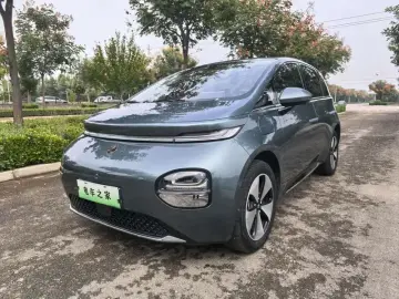 2023 Baojun Cloud с пробегом 57 500 км