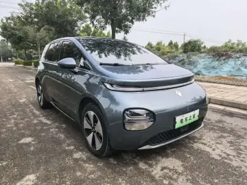 2023 Baojun Cloud с пробегом 57 500 км