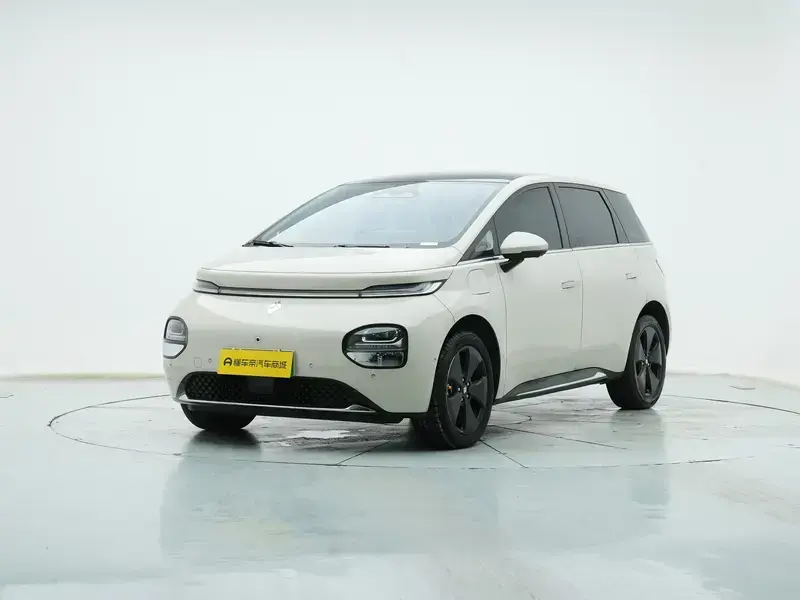 2023 Baojun Cloud с пробегом 23 100 км