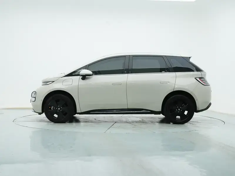 2023 Baojun Cloud с пробегом 23 100 км