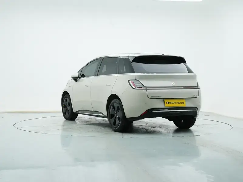 2023 Baojun Cloud с пробегом 23 100 км