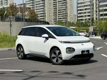 2023 Baojun Cloud с пробегом 64 000 км