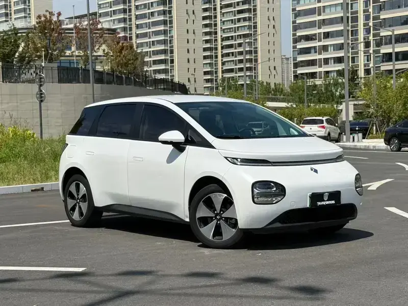 2023 Baojun Cloud с пробегом 64 000 км