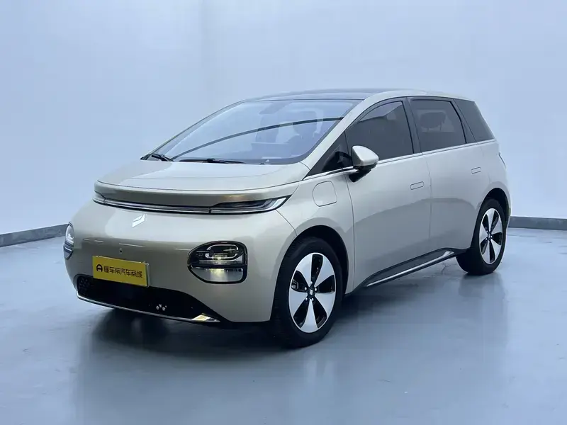 2023 Baojun Cloud с пробегом 18 400 км