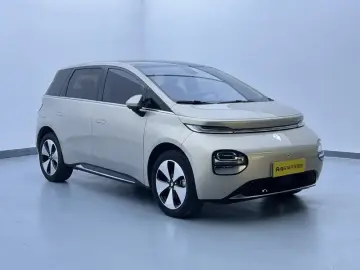 2023 Baojun Cloud с пробегом 18 400 км