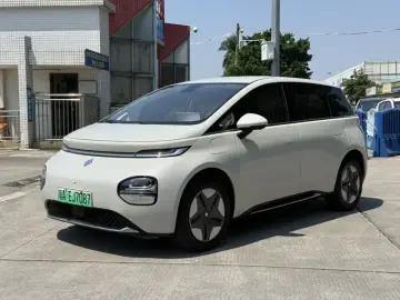 2023 Baojun Cloud с пробегом 88 000 км