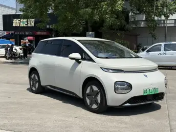2023 Baojun Cloud с пробегом 88 000 км