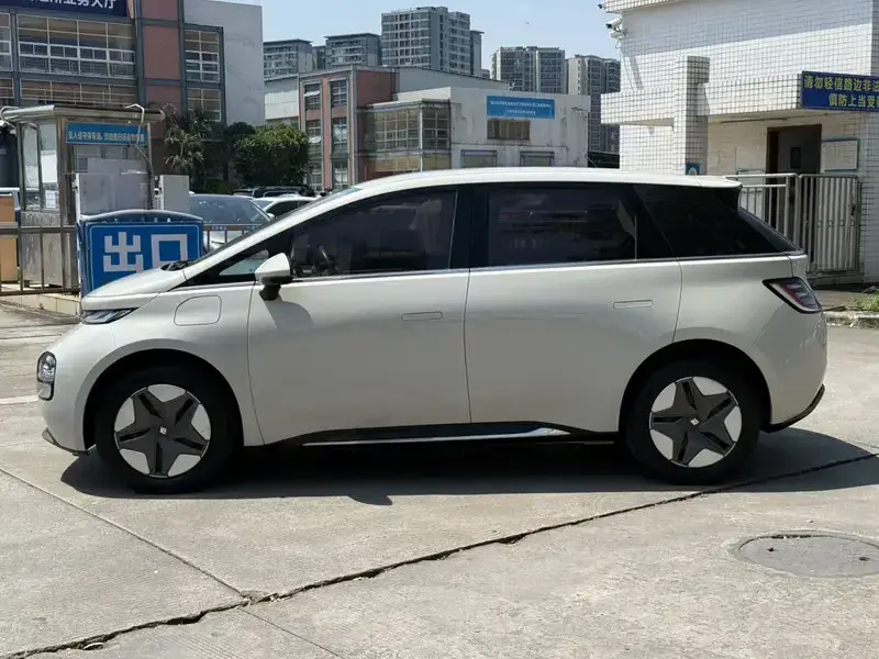 2023 Baojun Cloud с пробегом 88 000 км