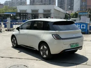 2023 Baojun Cloud с пробегом 88 000 км
