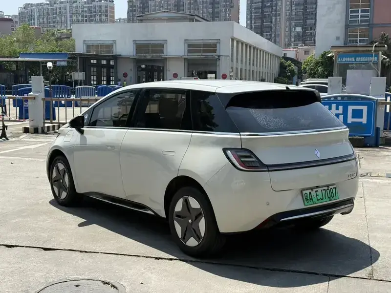 2023 Baojun Cloud с пробегом 88 000 км