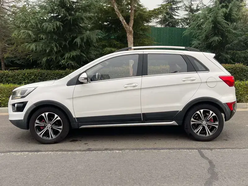 2015 BAIC Senova X25 с пробегом 51 000 км