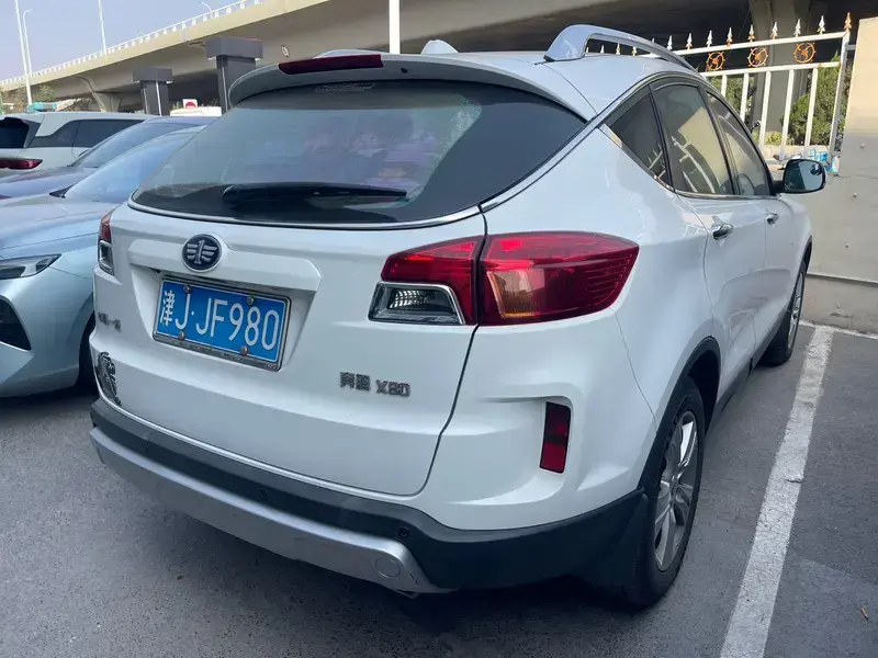 2015 Bestune X80 с пробегом 106 000 км