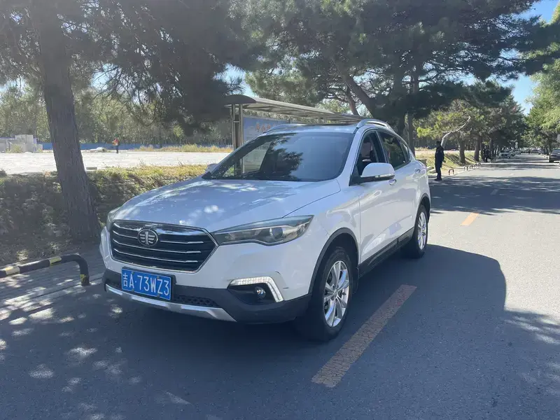 2017 Bestune X80 с пробегом 72 000 км