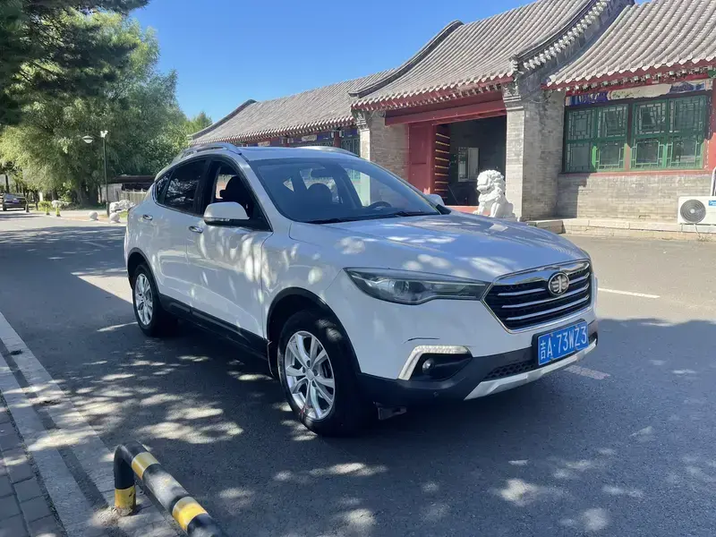 2017 Bestune X80 с пробегом 72 000 км