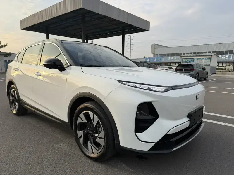 2025 Bestune Yueyi 07 с пробегом 20 000 км
