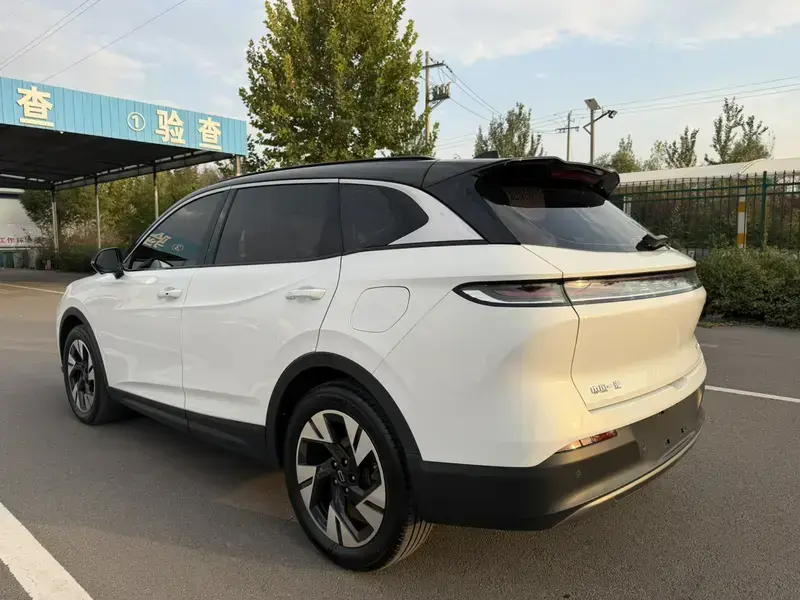 2025 Bestune Yueyi 07 с пробегом 20 000 км