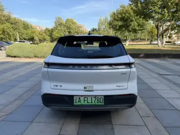 2025 Bestune Yueyi 07 с пробегом 35 400 км