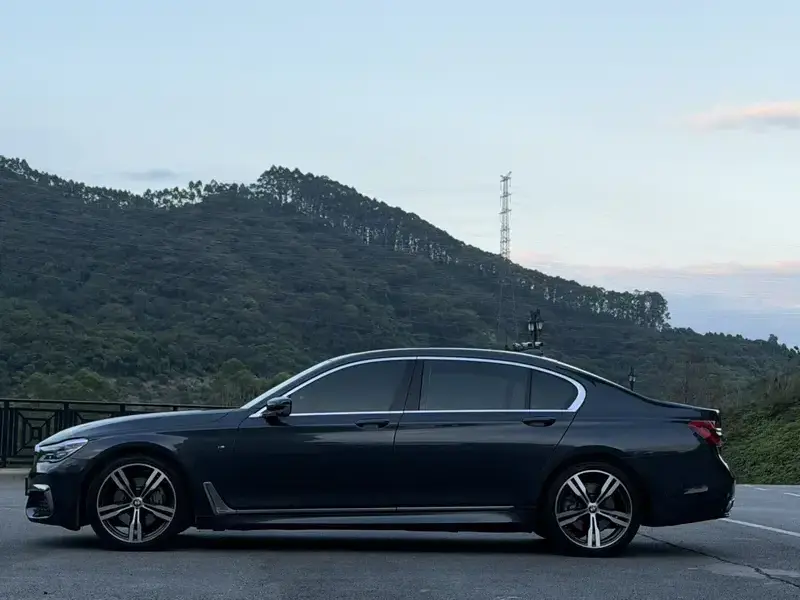 2018 BMW M760Le с пробегом 118 000 км