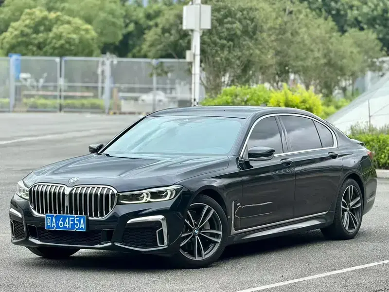 2021 BMW M760Le с пробегом 75 000 км