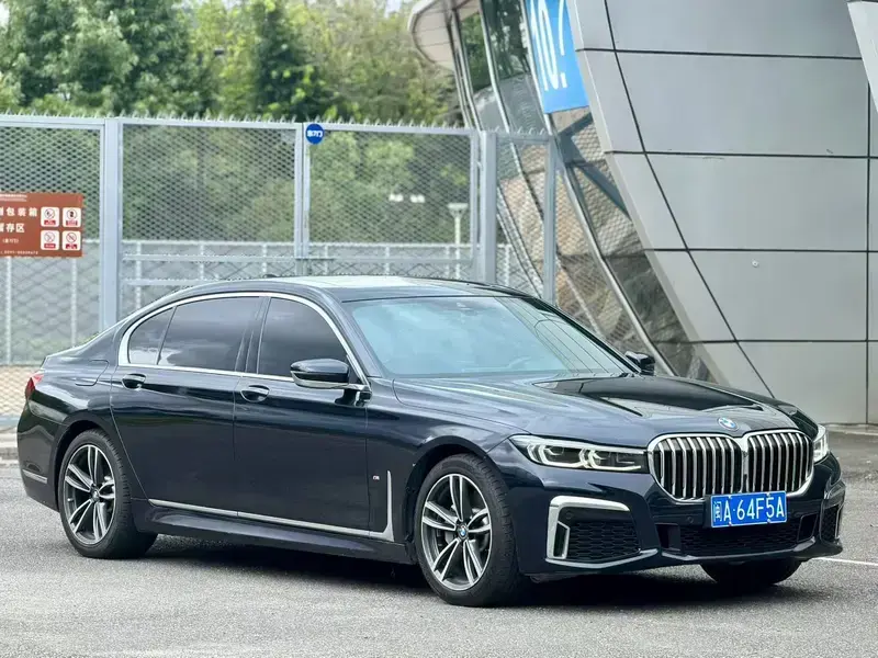 2021 BMW M760Le с пробегом 75 000 км