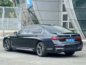 2021 BMW M760Le с пробегом 75 000 км