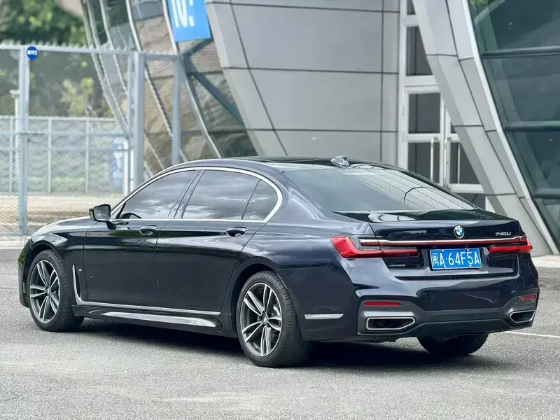 2021 BMW M760Le с пробегом 75 000 км