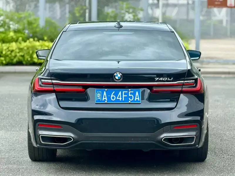 2021 BMW M760Le с пробегом 75 000 км