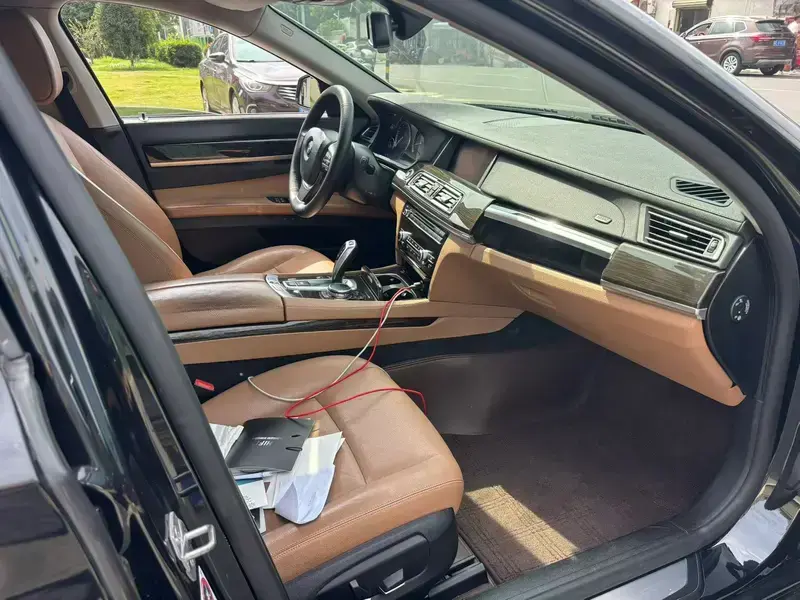 2013 BMW M760Le с пробегом 270 000 км