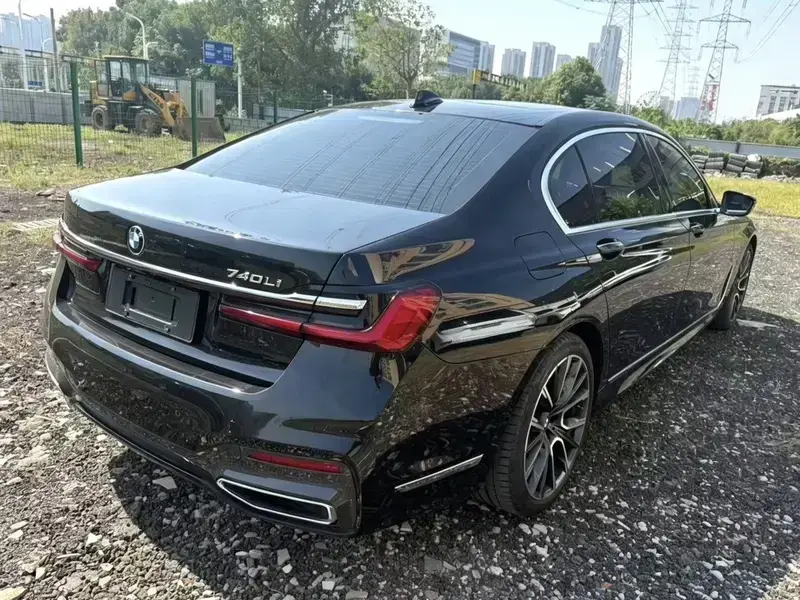 2021 BMW M760Le с пробегом 75 500 км
