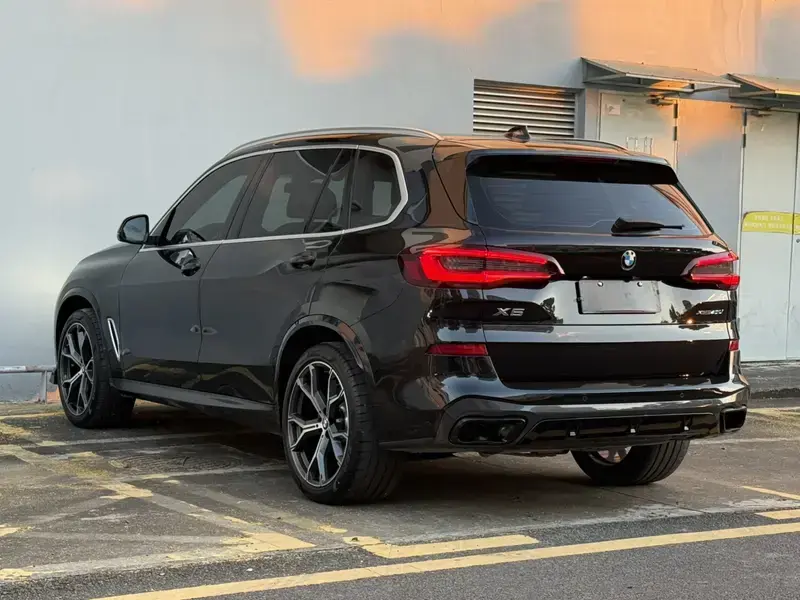 2022 BMW X5 New Energy(Imported) с пробегом 32 000 км
