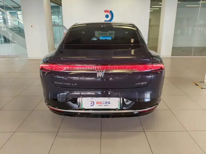 2025 Buick Zenith Sedan с пробегом 1 000 км