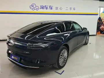 2025 Buick Zenith Sedan с пробегом 6 000 км