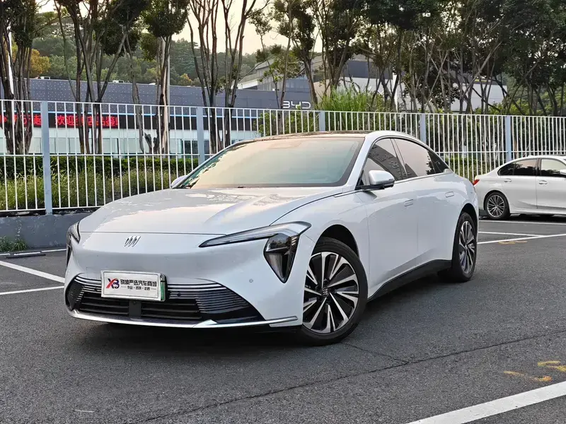 2025 Buick Zenith Sedan с пробегом 9 000 км