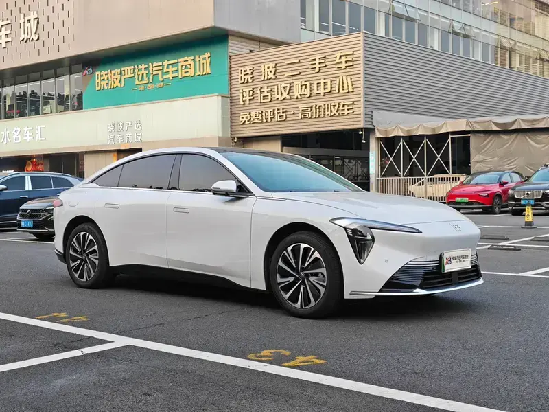 2025 Buick Zenith Sedan с пробегом 9 000 км