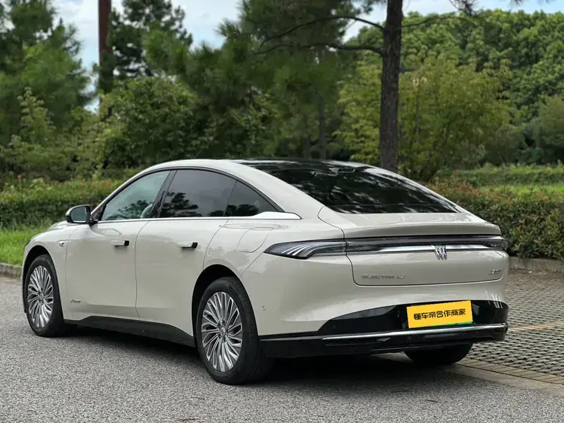 2025 Buick Zenith Sedan с пробегом 16 000 км