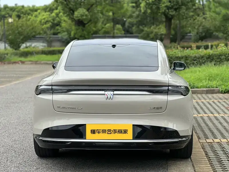 2025 Buick Zenith Sedan с пробегом 16 000 км