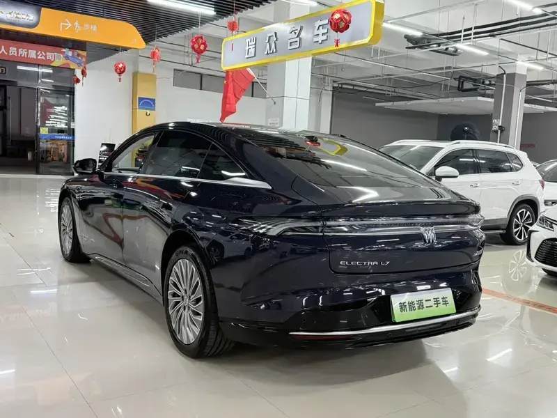2025 Buick Zenith Sedan с пробегом 5 500 км