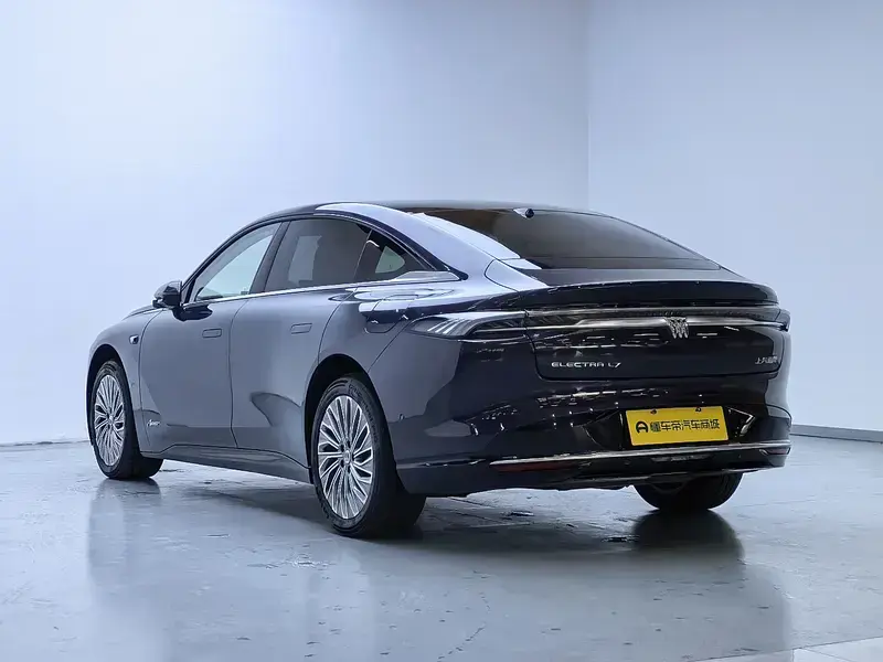 2025 Buick Zenith Sedan с пробегом 8 100 км