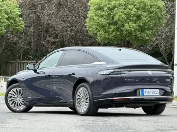 2025 Buick Zenith Sedan с пробегом 20 000 км