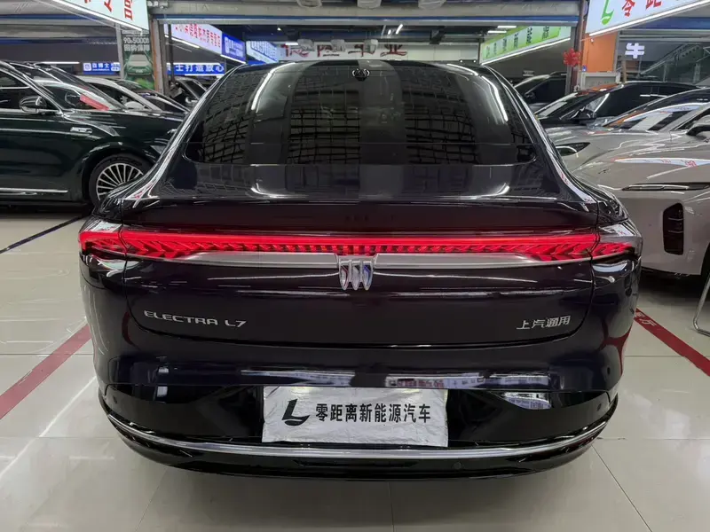 2025 Buick Zenith Sedan с пробегом 13 000 км